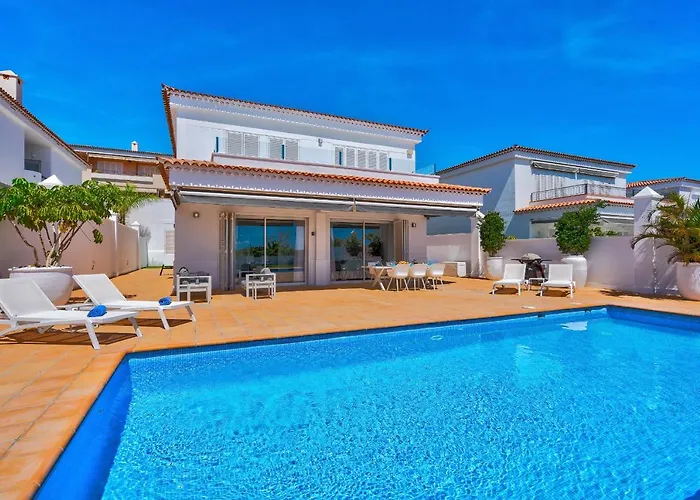 Espectacular Villa Aurora By Paramount Holidays