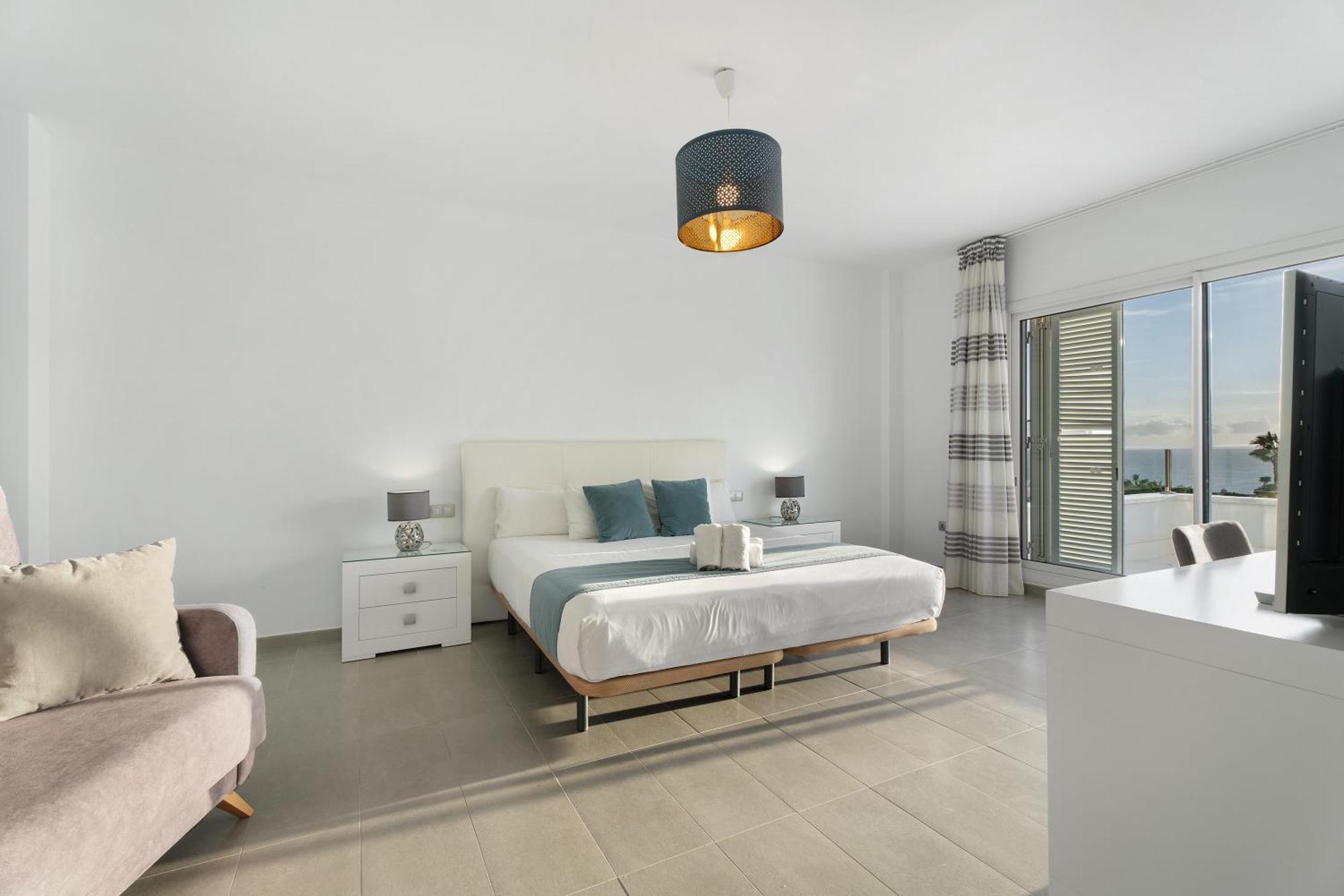 Espectacular Aurora By Paramount Holidays Villa